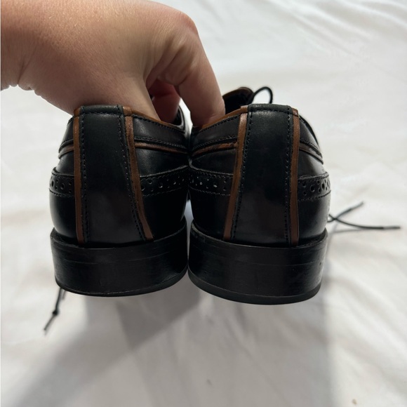 ALDO LACE UP LEATHER WINGTIP OXFORD BLACK/ BROWN. GREAT CONDITION. SIZE 8 - Picture 3 of 5